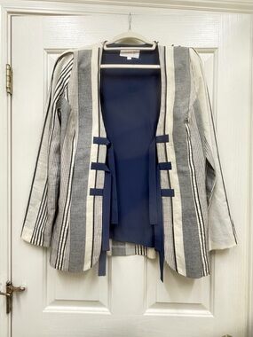 Stone Cold Fox linen blazer with silk lining/ tie closure size 3